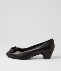 NIKKIA SU BLACK LEATHER