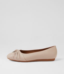 Blackelys Oatmilk Leather Flat Shoes Blackelys Oatmilk Leather Flat Shoes