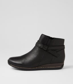 IRINAS SU BLACK LEATHER