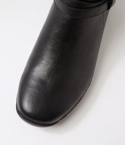 IRINAS SU BLACK LEATHER