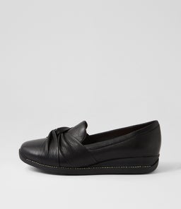 Inies Black Leather Flat Shoes Inies Black Leather Flat Shoes
