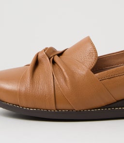 INIES SU DK TAN DK BROWN SOLE LEATHER