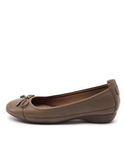 EMBARK TAUPE LEATHER