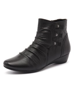 DANELE BLACK LEATHER