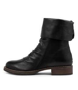 UNSEEN BLACK LEATHER