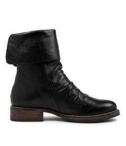 UNSEEN BLACK LEATHER