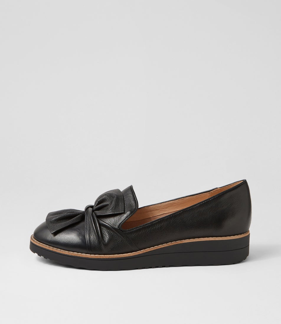 Oclem Black Leather Flat Shoes
