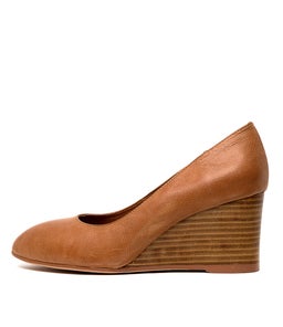 MELVINA TAN LEATHER