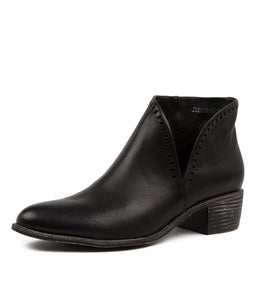 JUDITH TO BLACK LEATHER