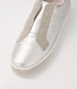 PLACATE TO SILVER SILVER LEATHER JEWELS