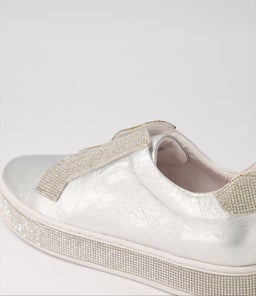 PLACATE TO SILVER SILVER LEATHER JEWELS
