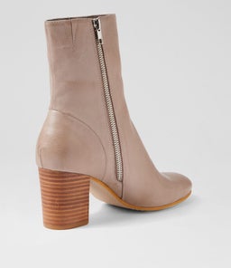 UNISES TO ASH LEATHER