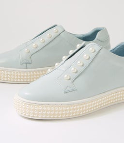 QUEMPO TO PALE BLUE LEATHER