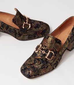 FANESS TO BLACK METALLIC PRINT SUEDE