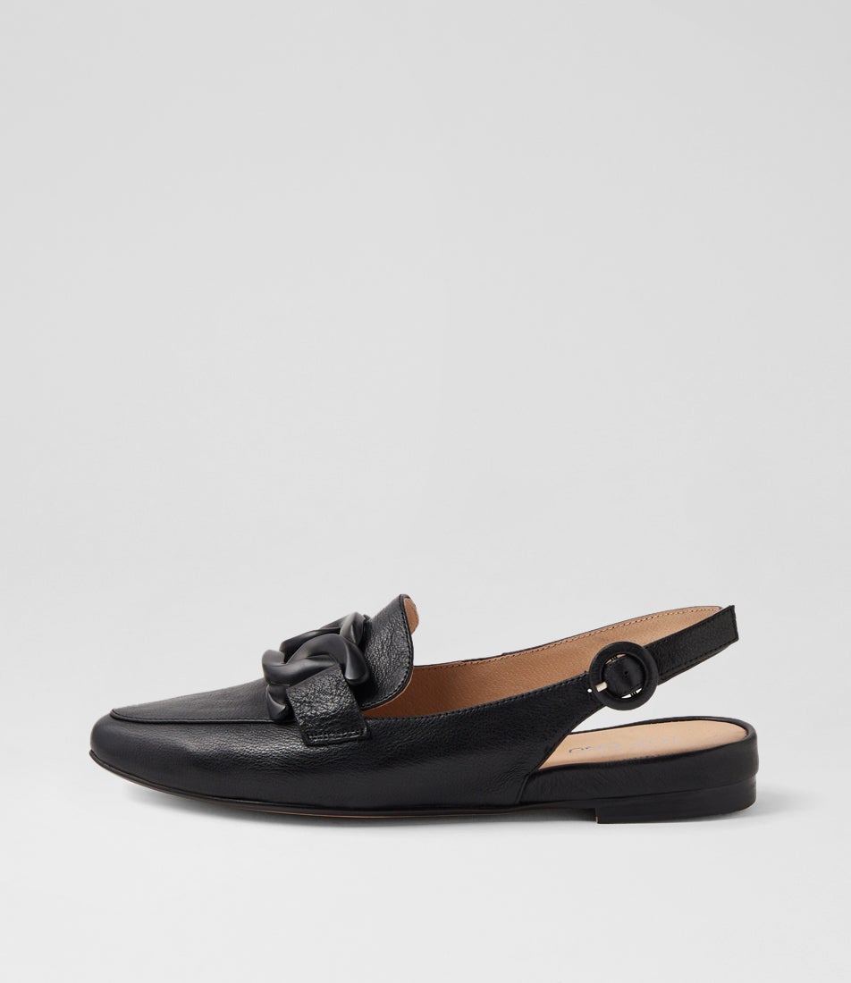 Favillas Black Leather Flat Shoes