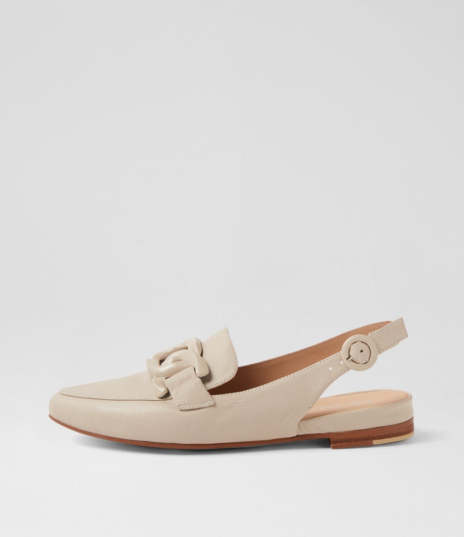 Favillas Almond Leather Flat Shoes Favillas Almond Leather Flat Shoes