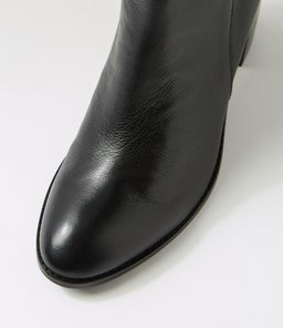 TINGLY TO BLACK BLACK HEEL LEATHER
