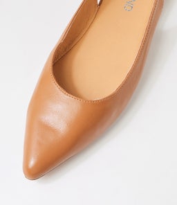 YILLIE TO DK TAN LEATHER