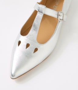 YULIAS TO SILVER LEATHER