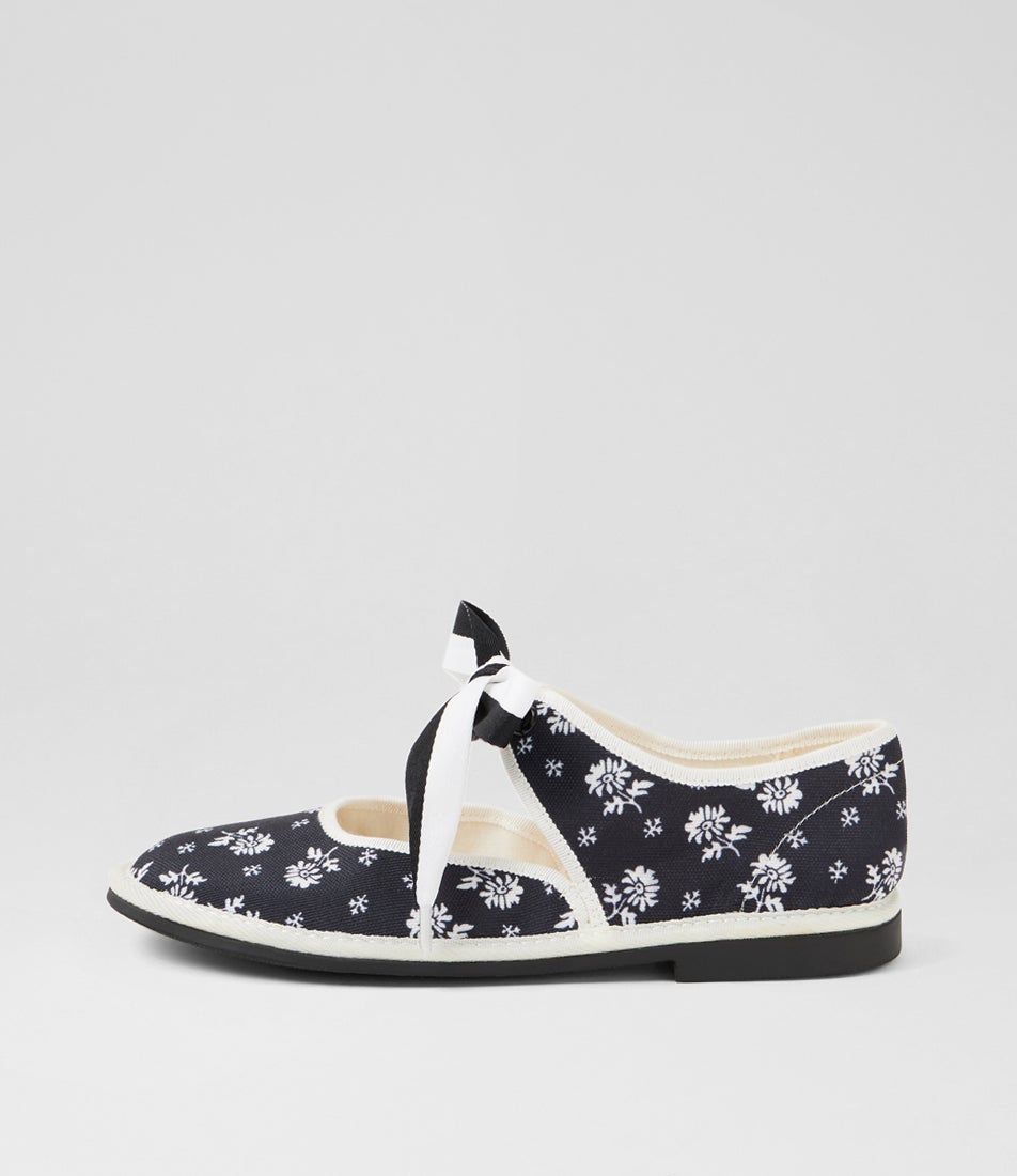 Lexey Black White Flower Fabric Flat Shoes Lexey Black White Flower Fabric Flat Shoes