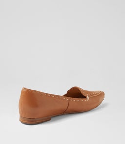 YIVI TO DK TAN LEATHER