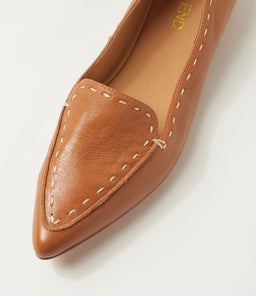 YIVI TO DK TAN LEATHER