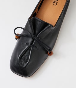 POLA TO BLACK LEATHER