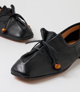 POLA TO BLACK LEATHER