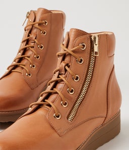 OLLEGE TO DK TAN LT CHOC SOLE LEATHER