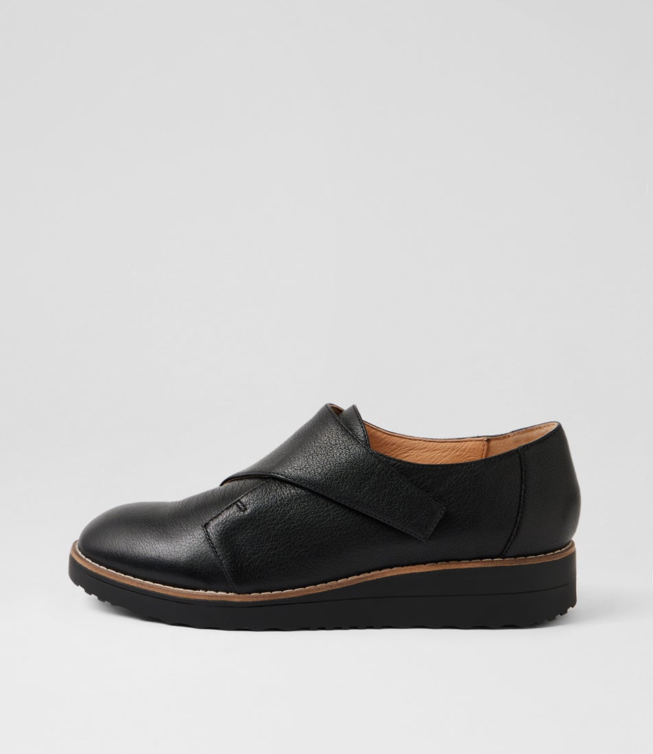 Orara Black Leather Flat Shoes