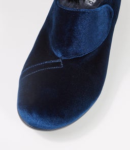 FLISS XW ZR NAVY VELVET